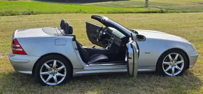 Mercedes-Benz SLK 200 Kompressor — Cabriolet sportif 2002, entretien impeccable — Miniatur 19