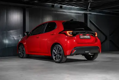 Toyota Yaris 1.5 e-CVT 2026 — Citadine hybride économique, quasi neuve — Thumbnail 8