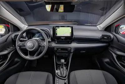 Toyota Yaris 1.5 e-CVT 2026 — Citadine hybride économique, quasi neuve — Thumbnail 15