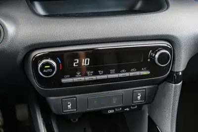 Toyota Yaris 1.5 e-CVT 2026 — Citadine hybride économique, quasi neuve — Thumbnail 20