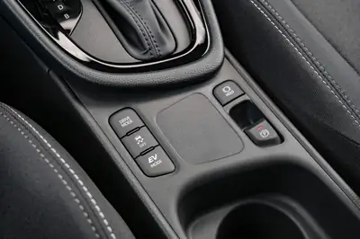 Toyota Yaris 1.5 e-CVT 2026 — Citadine hybride économique, quasi neuve — Thumbnail 22