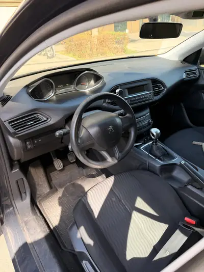 Peugeot 308 Break 1.6 BlueHDi — Diesel économique, 128'000 km, sans sinistre — Detail