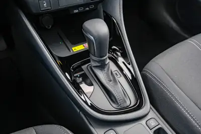 Toyota Yaris 1.5 e-CVT 2026 — Citadine Hybride Économique, Quasi Neuve — Thumbnail 20