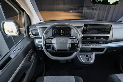 Toyota Proace Verso 2.0 D-4D Long — Minivan 8 places, diesel puissant et familial — Miniatur 17