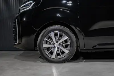 Toyota Proace Verso 2.0 D-4D Long — Minivan 8 places, diesel puissant et familial — Miniatur 24