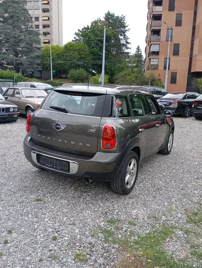 MINI Countryman One FWD — Citadin polyvalent, 115'000 km, essence économique — Armaturenbrett