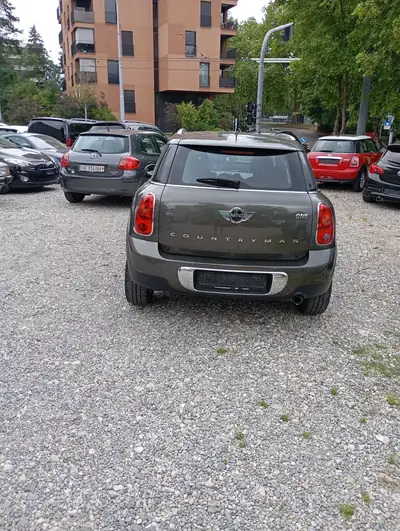 MINI Countryman One FWD — Citadin polyvalent, 115'000 km, essence économique — Innenraum