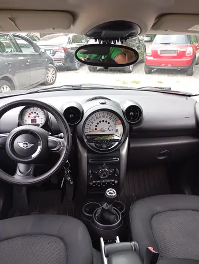 MINI Countryman One FWD — Citadin polyvalent, 115'000 km, essence économique — Miniatur 10