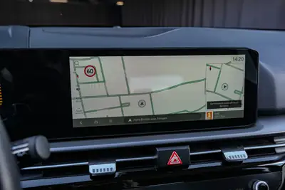 Kia Sportage 1.6T-GDi MHEV — SUV compact hybride, garantie 7 ans, très faible kilométrage — Thumbnail 18