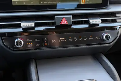 Kia Sportage 1.6T-GDi MHEV — SUV compact hybride, garantie 7 ans, très faible kilométrage — Thumbnail 20