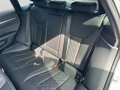 BMW-ALPINA B4 Gran Coupé — Édition spéciale 495 ch xDrive, très peu kilométré — Thumbnail 12