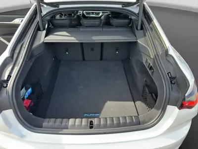 BMW-ALPINA B4 Gran Coupé — Édition spéciale 495 ch xDrive, très peu kilométré — Thumbnail 16