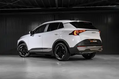 Kia Sportage 1.6T-GDi MHEV — SUV hybride léger, garantie 7 ans — side view
