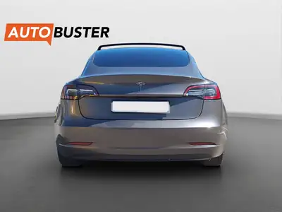Tesla Model 3 Long Range Dual Motor AWD — Électrique haute performance, batterie saine à 92,2 % — interior