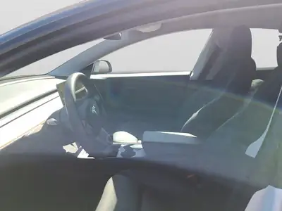 Tesla Model 3 Long Range Dual Motor AWD — Électrique haute performance, batterie saine à 92,2 % — Thumbnail 9