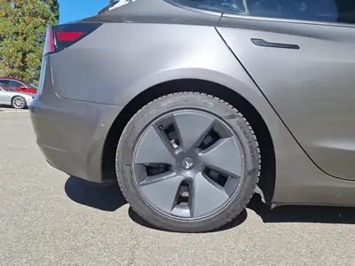 Tesla Model 3 Long Range Dual Motor AWD — Électrique haute performance, batterie saine à 92,2 % — Thumbnail 14