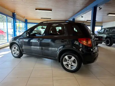 Suzuki SX4 1.6 GL Top 4WD — SUV compact fiable, transmission manuelle, sans sinistre — Thumbnail 8