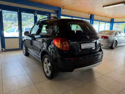 Suzuki SX4 1.6 GL Top 4WD — SUV compact fiable, transmission manuelle, sans sinistre — Thumbnail 10