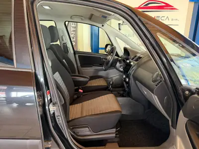 Suzuki SX4 1.6 GL Top 4WD — SUV compact fiable, transmission manuelle, sans sinistre — Thumbnail 18