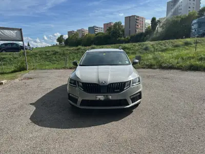 Skoda Octavia 2.0 TSI RS DSG — Break sportif, 230 ch et consommation maîtrisée — rear view