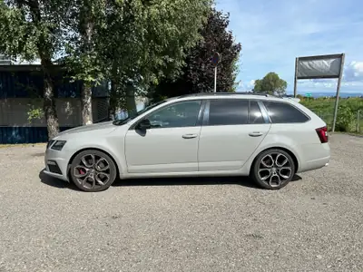 Skoda Octavia 2.0 TSI RS DSG — Break sportif, 230 ch et consommation maîtrisée — interior