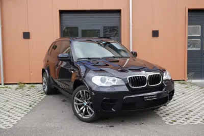BMW X5 xDrive M50d — SUV premium diesel, Pack M et équipements haut de gamme — exterior view