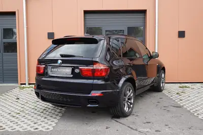 BMW X5 xDrive M50d — SUV premium diesel, Pack M et équipements haut de gamme — Thumbnail 9