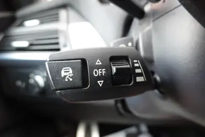 BMW X5 xDrive M50d — SUV premium diesel, Pack M et équipements haut de gamme — Thumbnail 15