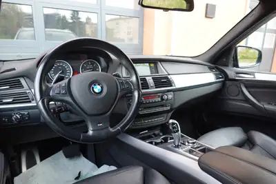 BMW X5 xDrive M50d — SUV premium diesel, Pack M et équipements haut de gamme — Thumbnail 14