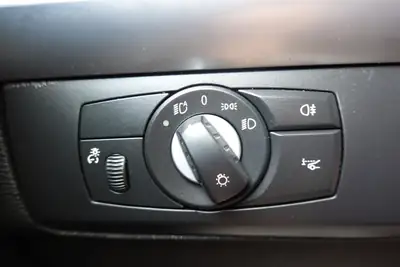BMW X5 xDrive M50d — SUV premium diesel, Pack M et équipements haut de gamme — Thumbnail 16