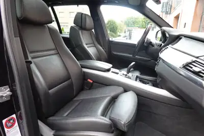 BMW X5 xDrive M50d — SUV premium diesel, Pack M et équipements haut de gamme — Thumbnail 24