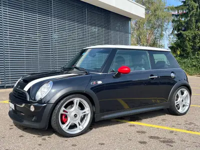 MINI Cooper S JCW 2005 — Coupé sportif traction avant, 210 ch et sièges Recaro cuir — fianco
