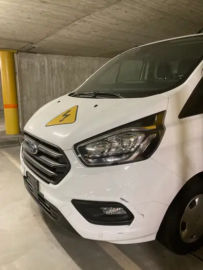 Ford Transit Custom 2.0 TDCi 130 — Utilitaire polyvalent avec aménagement Sortimo, très faible kilométrage — interior