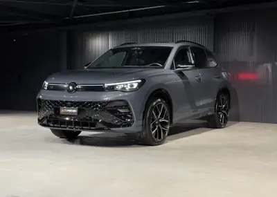 VW Tiguan 2.0 TDI R-Line 4Motion — SUV premium diesel, cuir intégral, 16'100 km — interior
