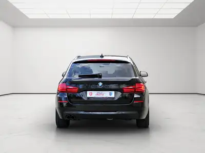 BMW 530d Touring xDrive Platinum Sport Edition — Monospace diesel familial, 141'000 km, suspension abaissée — Innenraum