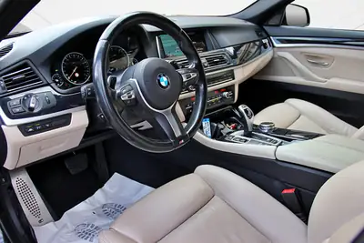 BMW 530d Touring xDrive Platinum Sport Edition — Monospace diesel familial, 141'000 km, suspension abaissée — Miniatur 9