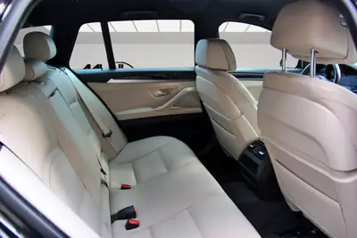 BMW 530d Touring xDrive Platinum Sport Edition — Monospace diesel familial, 141'000 km, suspension abaissée — Miniatur 12
