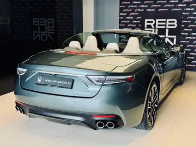 Maserati GranCabrio Modena 2027 — Cabriolet de luxe 490 ch, kilométrage quasi neuf — Miniatura 8