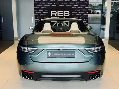 Maserati GranCabrio Modena 2027 — Cabriolet de luxe 490 ch, kilométrage quasi neuf — Miniatura 10