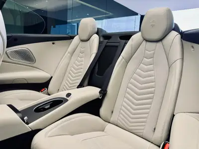 Maserati GranCabrio Modena 2027 — Cabriolet de luxe 490 ch, kilométrage quasi neuf — Miniatura 17