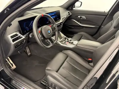 BMW M3 Competition M xDrive 2025 — Berline sportive haute performance, 6 200 km seulement — interior