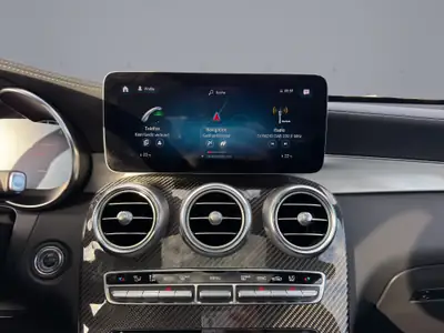 Mercedes-Benz GLC 63 AMG Coupé — Performance brute et élégance sportive — Thumbnail 12