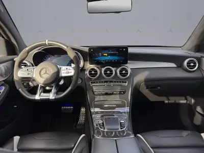 Mercedes-Benz GLC 63 AMG Coupé — Performance brute et élégance sportive — Thumbnail 11