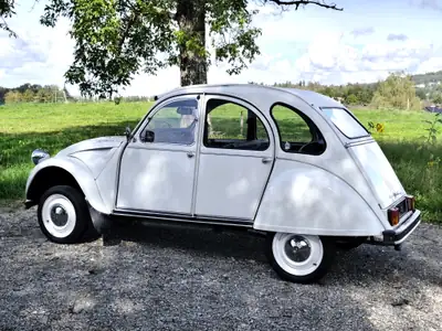Citroën 2CV Charleston — L'icône française authentique, 84 262 km seulement — dashboard