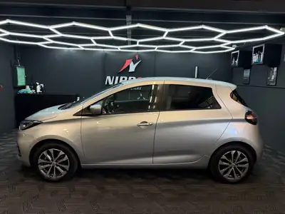 Renault Zoé Intens R135 — Citadine électrique économique, batterie incluse — rear view