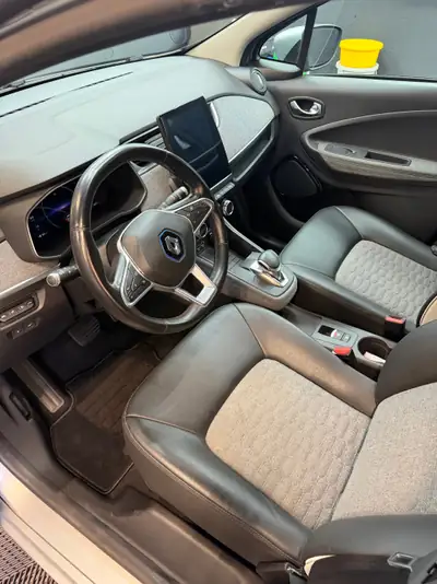 Renault Zoé Intens R135 — Citadine électrique économique, batterie incluse — Thumbnail 7