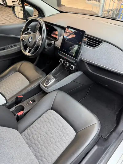 Renault Zoé Intens R135 — Citadine électrique économique, batterie incluse — Thumbnail 8