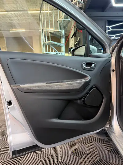 Renault Zoé Intens R135 — Citadine électrique économique, batterie incluse — Thumbnail 17