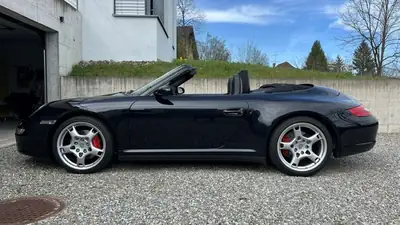 Porsche 911 Carrera 4S Cabrio 3.8 — Roadster mythique, entretien Porsche impeccable — côté
