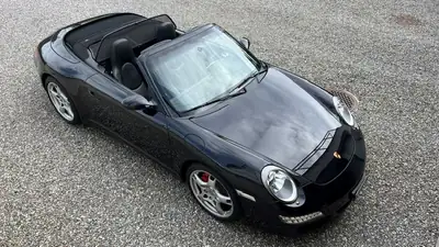 Porsche 911 Carrera 4S Cabrio 3.8 — Roadster mythique, entretien Porsche impeccable — intérieur